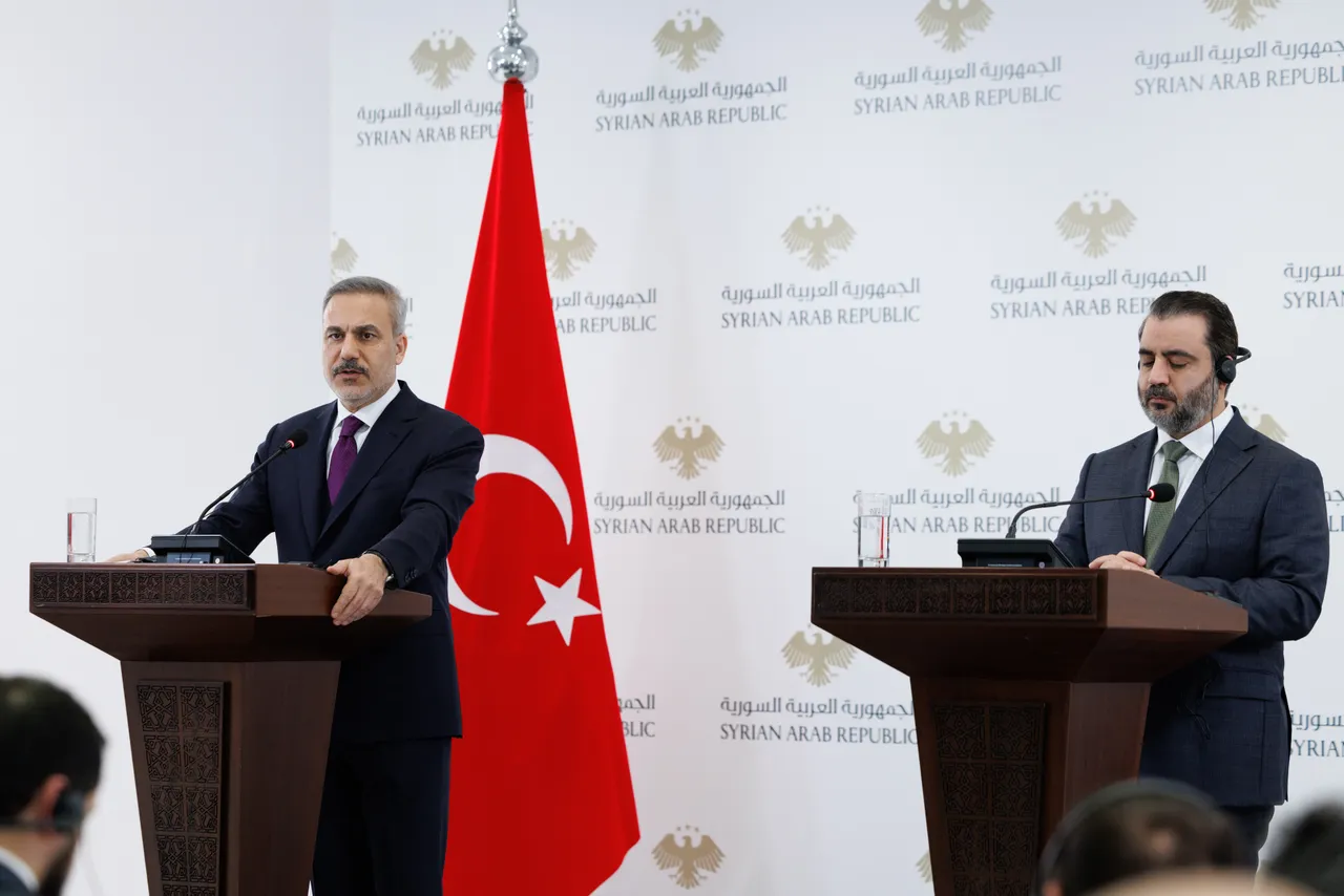 فيدان يؤكد أن "قسد" لا تنوي إحراز تقدم بمحادثات الاندماج مع دمشق.. والشيباني: التأخر يعرقل الإعمار