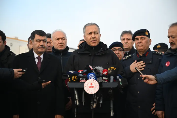 تركيا تعلن العثور على الصندوق الأسود لطائرة رئيس الأركان الليبي