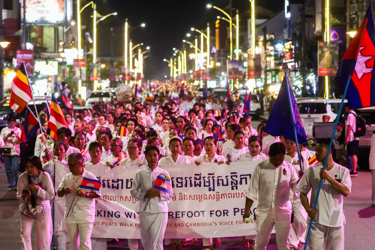Ribuan warga gelar aksi jalan tanpa alas kaki, desak perdamaian saat dialog Thailand–Kamboja dimulai
