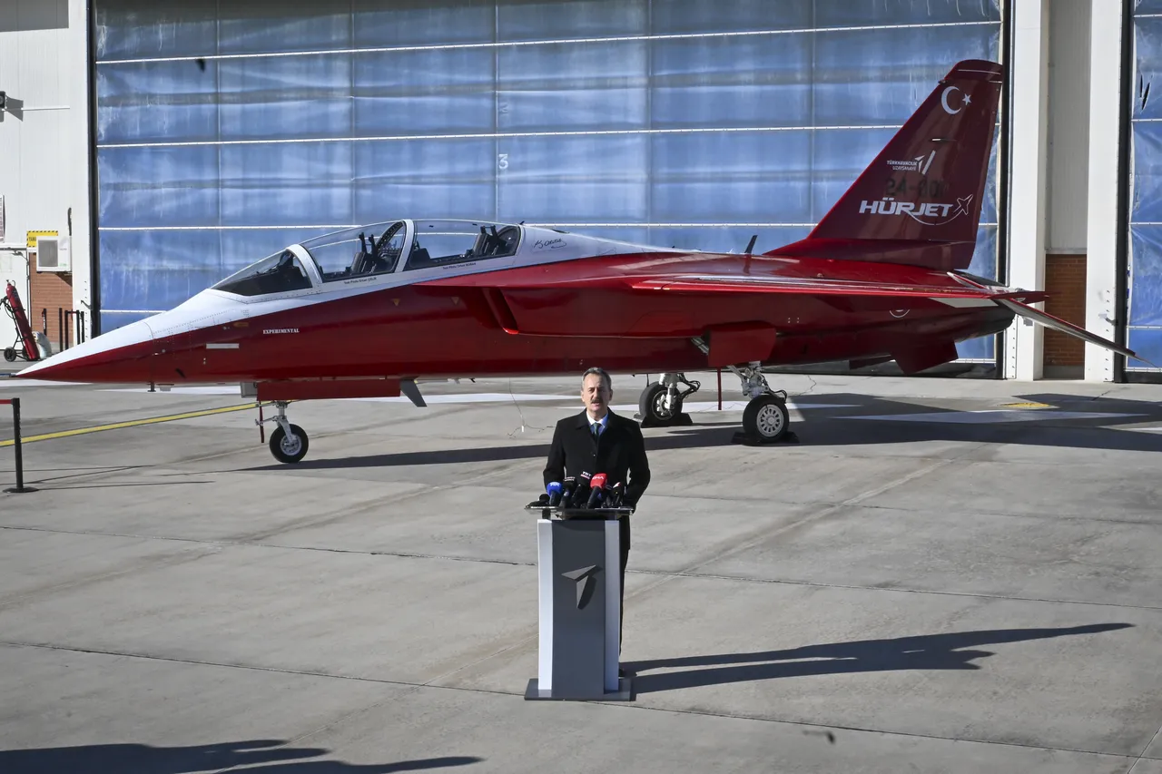 Los aviones Hurjet poseen tecnología turca y desarrollo español, dice el director ejecutivo de TAI