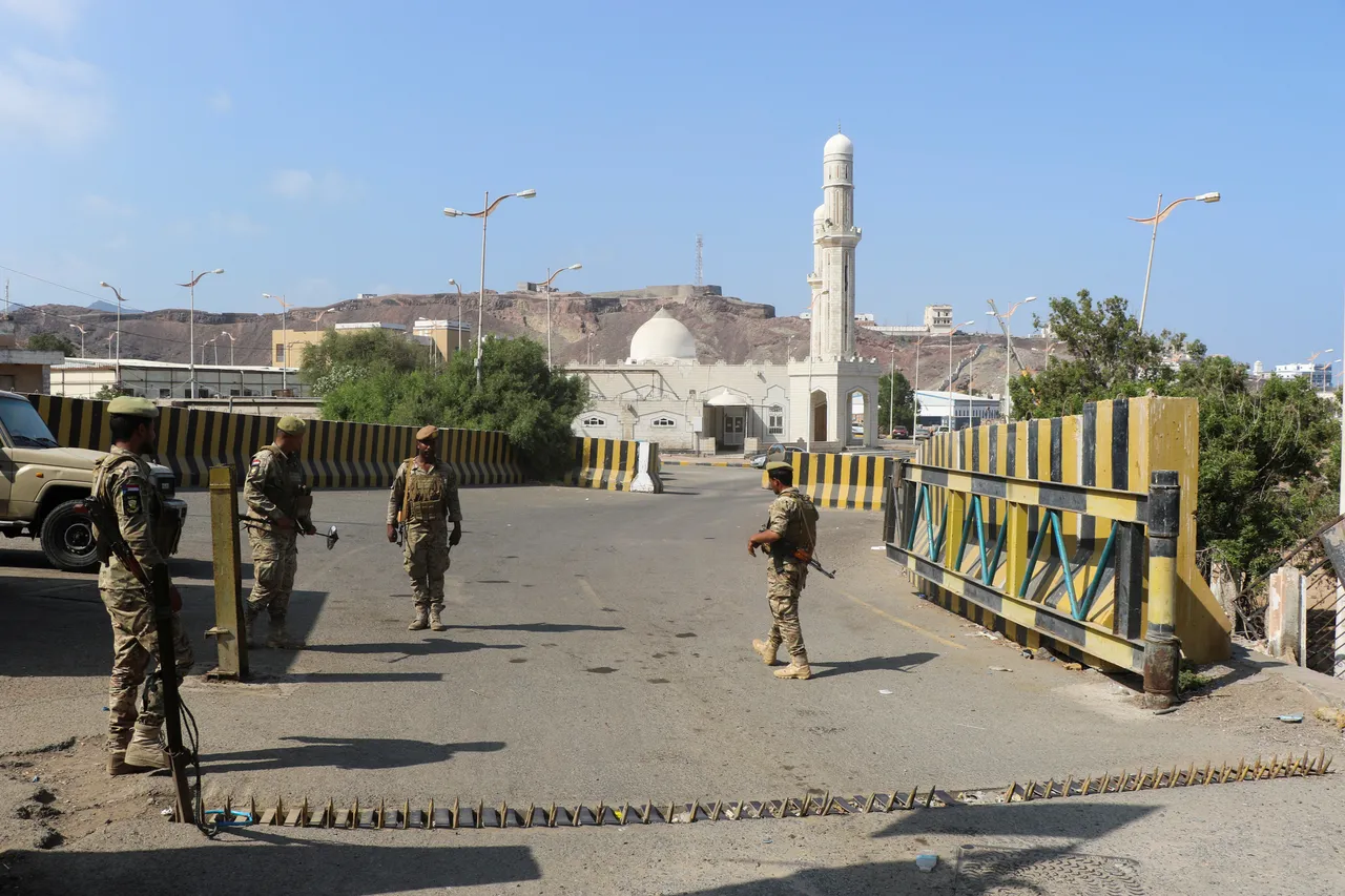 Yemen's Hadramaut governor announces 'peaceful' operation to take control of military sites