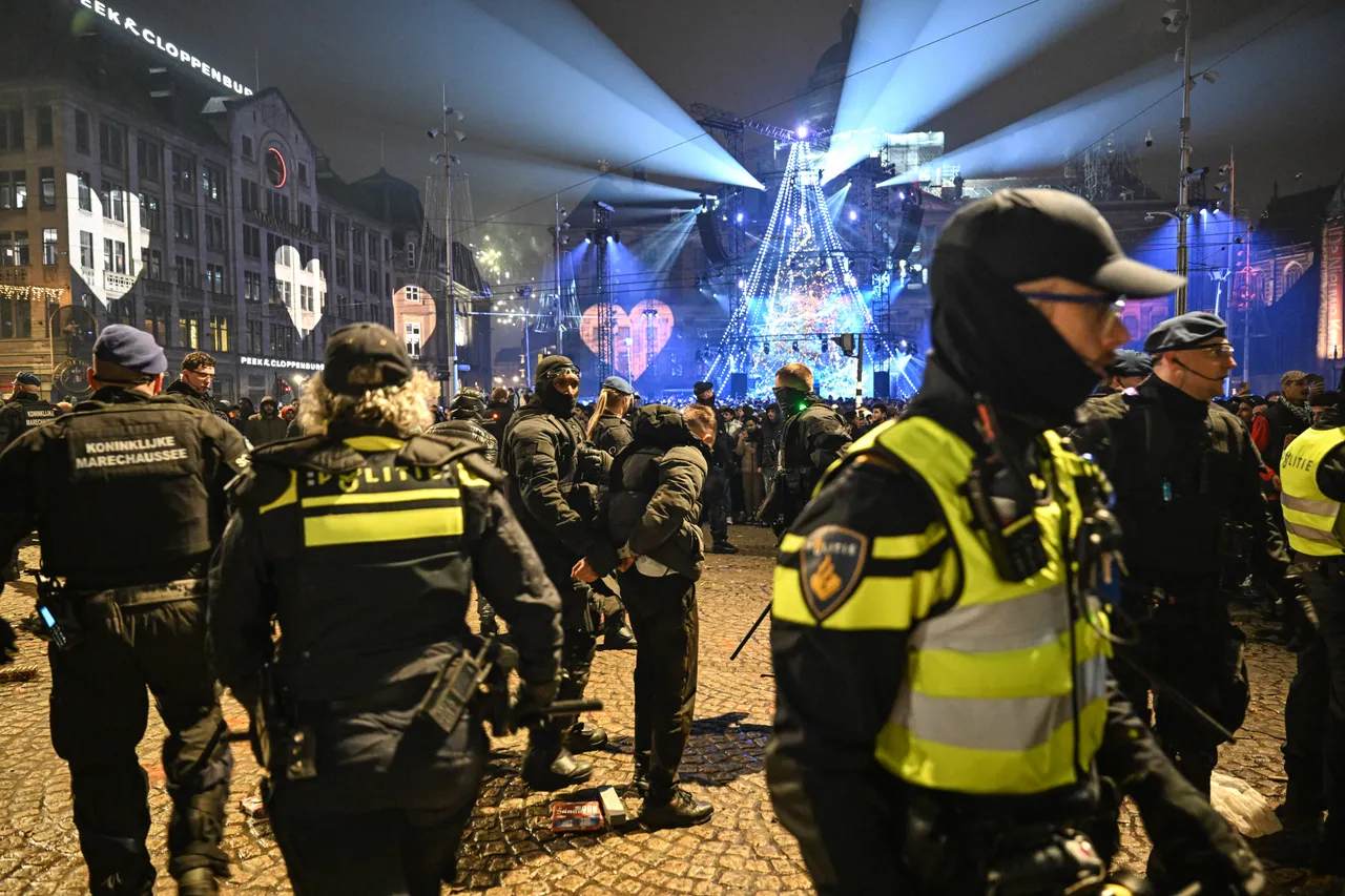 Eerstehulpverleners bekogeld met vuurwerk tijdens jaarwisseling