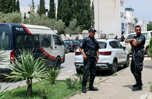 Tunisie: un terroriste abattu et un policier tué dans une opération antiterroriste (ministère)