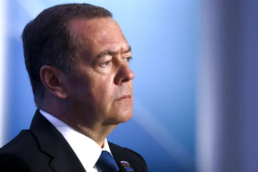 Medvedev optužio Njemačku za reviziju ishoda rata i planiranje osvete uoči Dana pobjede