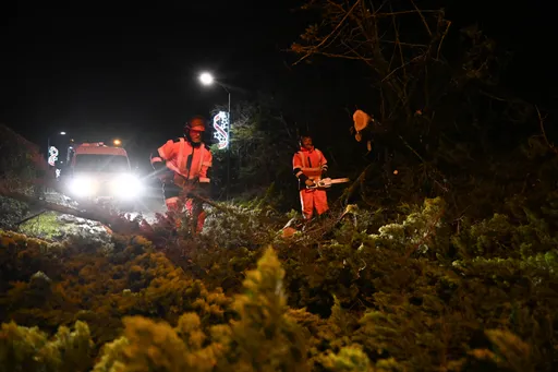 Sjeverna Francuska i dalje u mraku nakon oluje Goretti