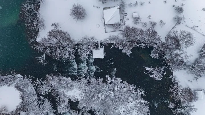 Zimska idila na sjeverozapadu BiH: Una i snijeg formirali prizore poput razglednica