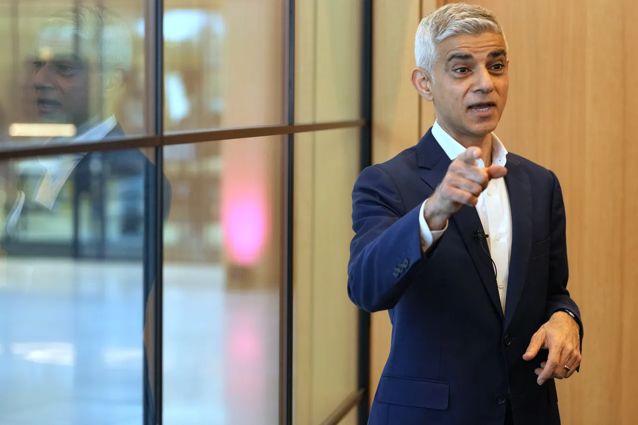 London mayor rebuffs critics, Trump as murders fall to 10-year low