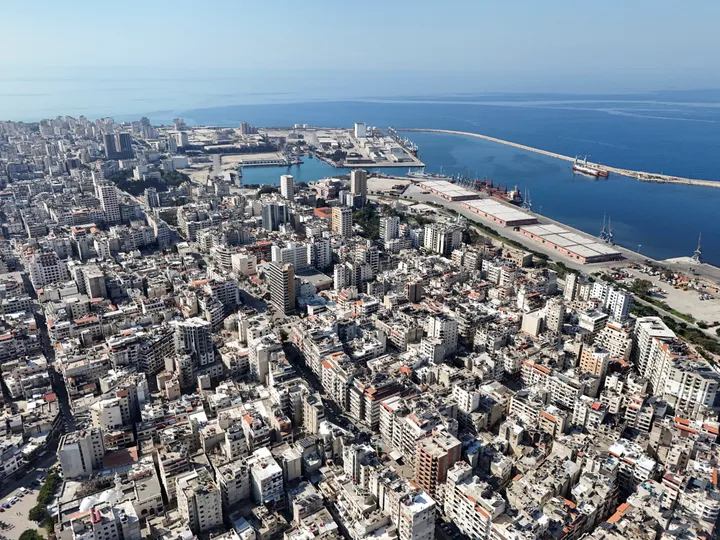 تقرير: سوريا تطلب من لبنان تسليم ضباط فرّوا بعد سقوط نظام الأسد