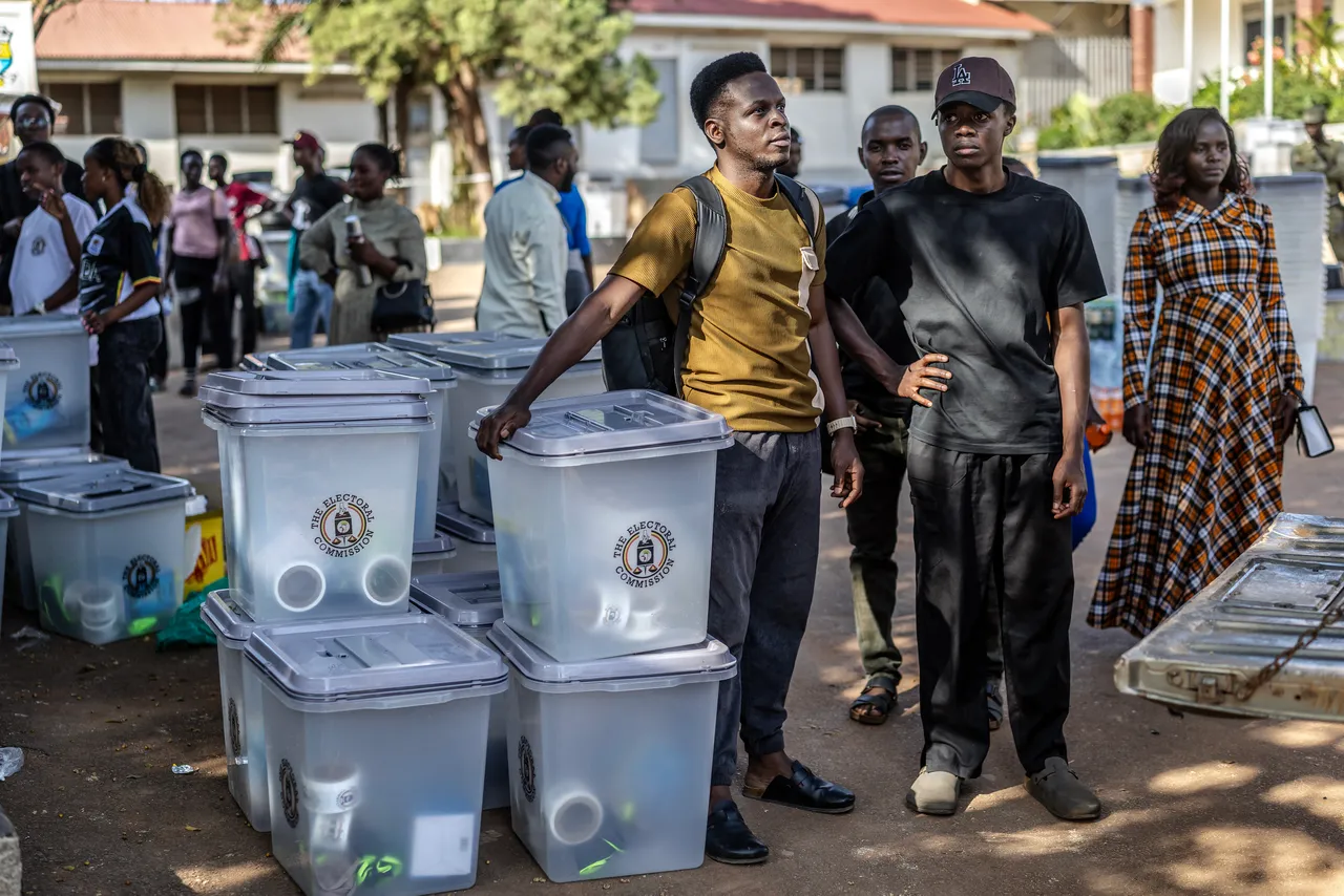 Ugandans vote in high-stakes election under internet blackout as Museveni seeks seventh term