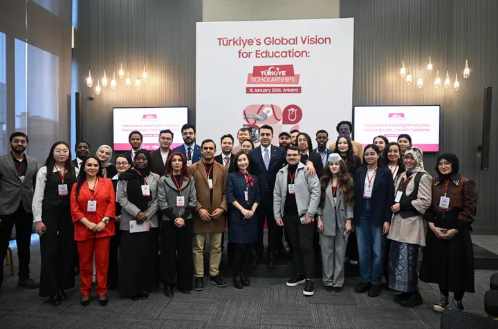 Mbahet në Ankara takimi promovues i "Bursave të Türkiyes"