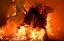 Tradicija duga četiri stoljeća godina: Jahači u Španiji skokom kroz vatru skidali grijehe