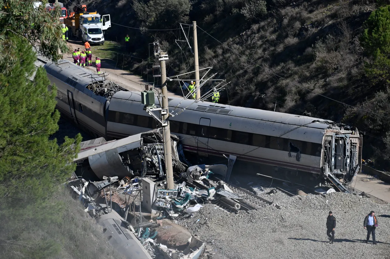 Bilanci i viktimave nga përplasja e trenave me shpejtësi të lartë në Spanjë rritet në 41