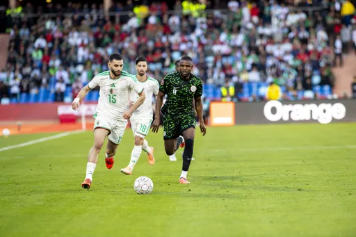 Algérie: la CAF sanctionne l’équipe nationale pour les incidents lors du match contre le Nigéria