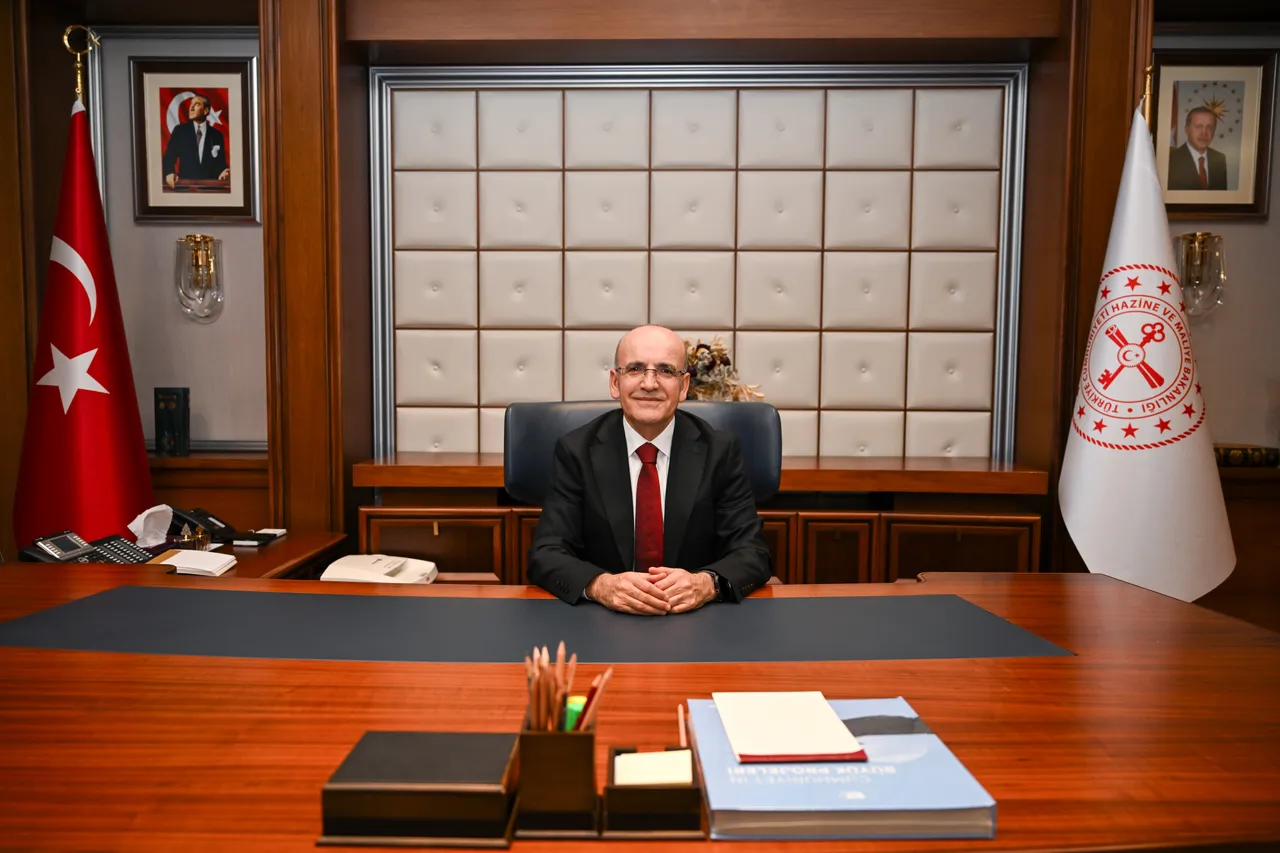 وزير المالية التركي يتوجه إلى هونغ كونغ للمشاركة في منتدى آسيا المالي