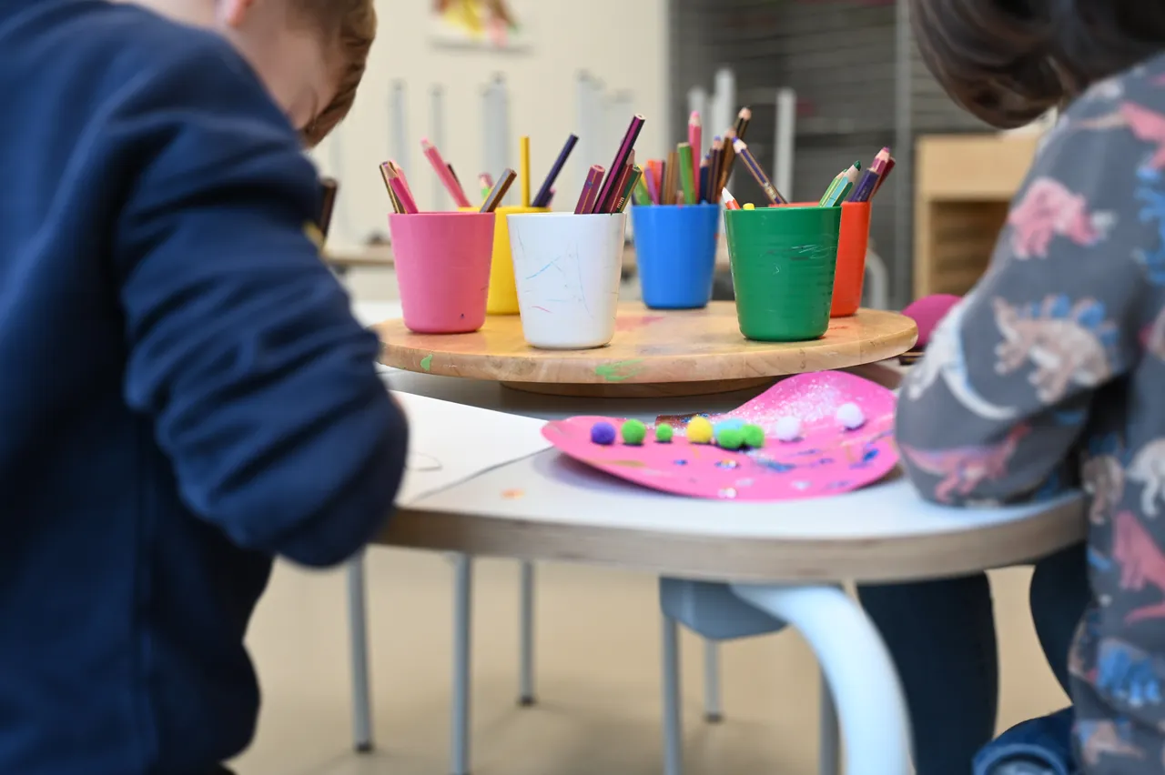 Studie: Viele Kitas können Auftrag nicht voll erfüllen