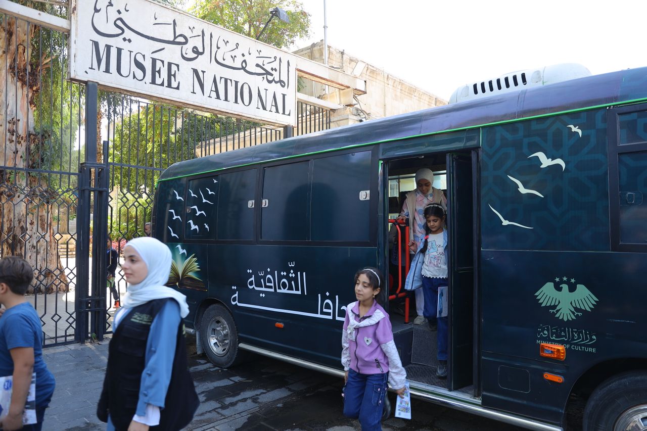 How a mobile library is bringing knowledge to Syria’s forgotten ...