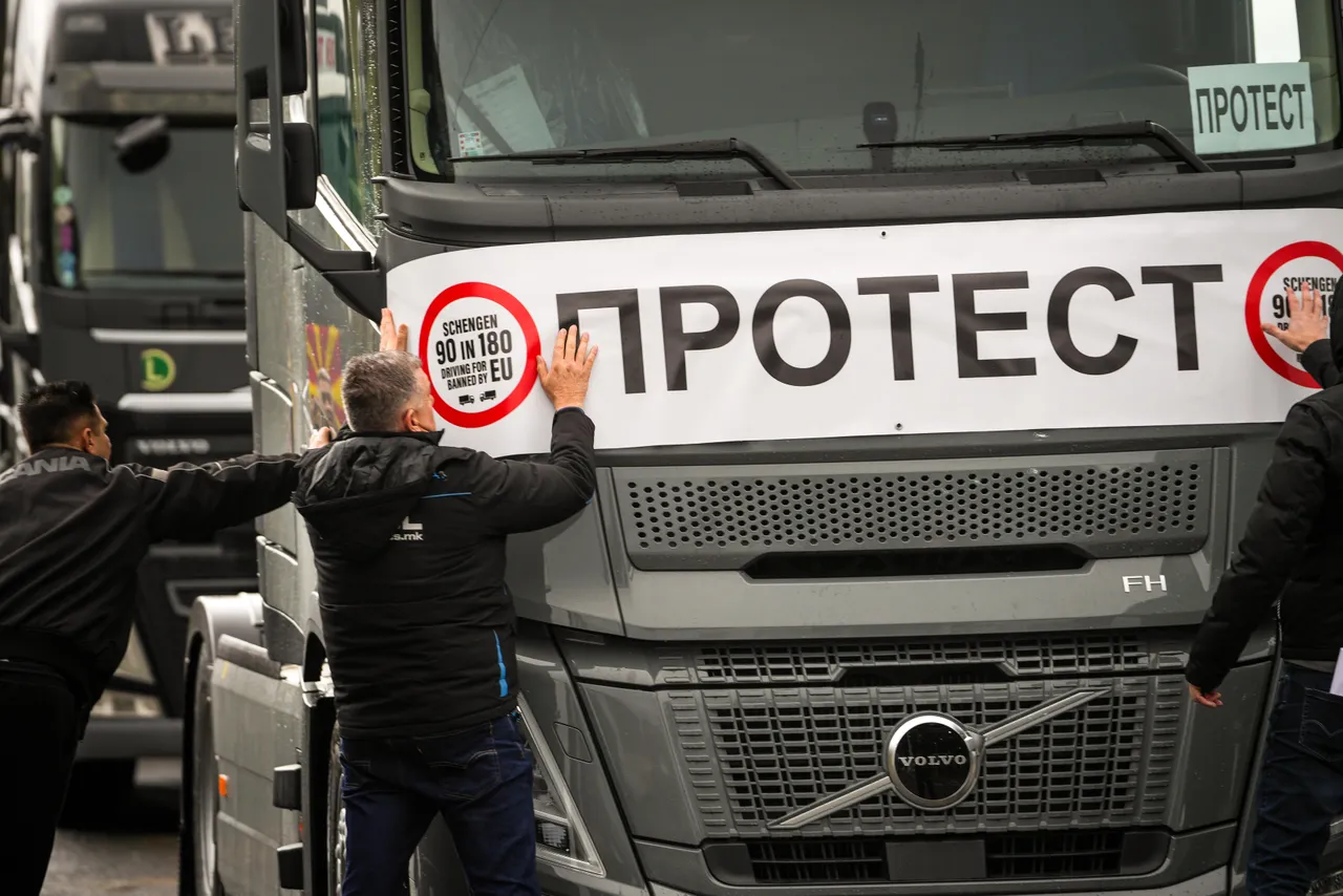 Трет ден продолжува блокадата на превозниците во регионот против новите Шенген правила