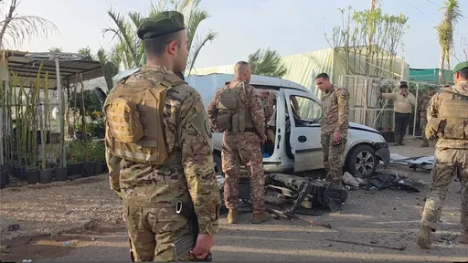 إسرائيل توسّع عملياتها جنوبي لبنان وتقصف سيارة على طريق صور
