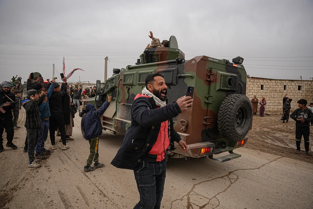 Il gruppo terroristico YPG detiene 23 siriani che accoglievano le forze governative a Hasakah