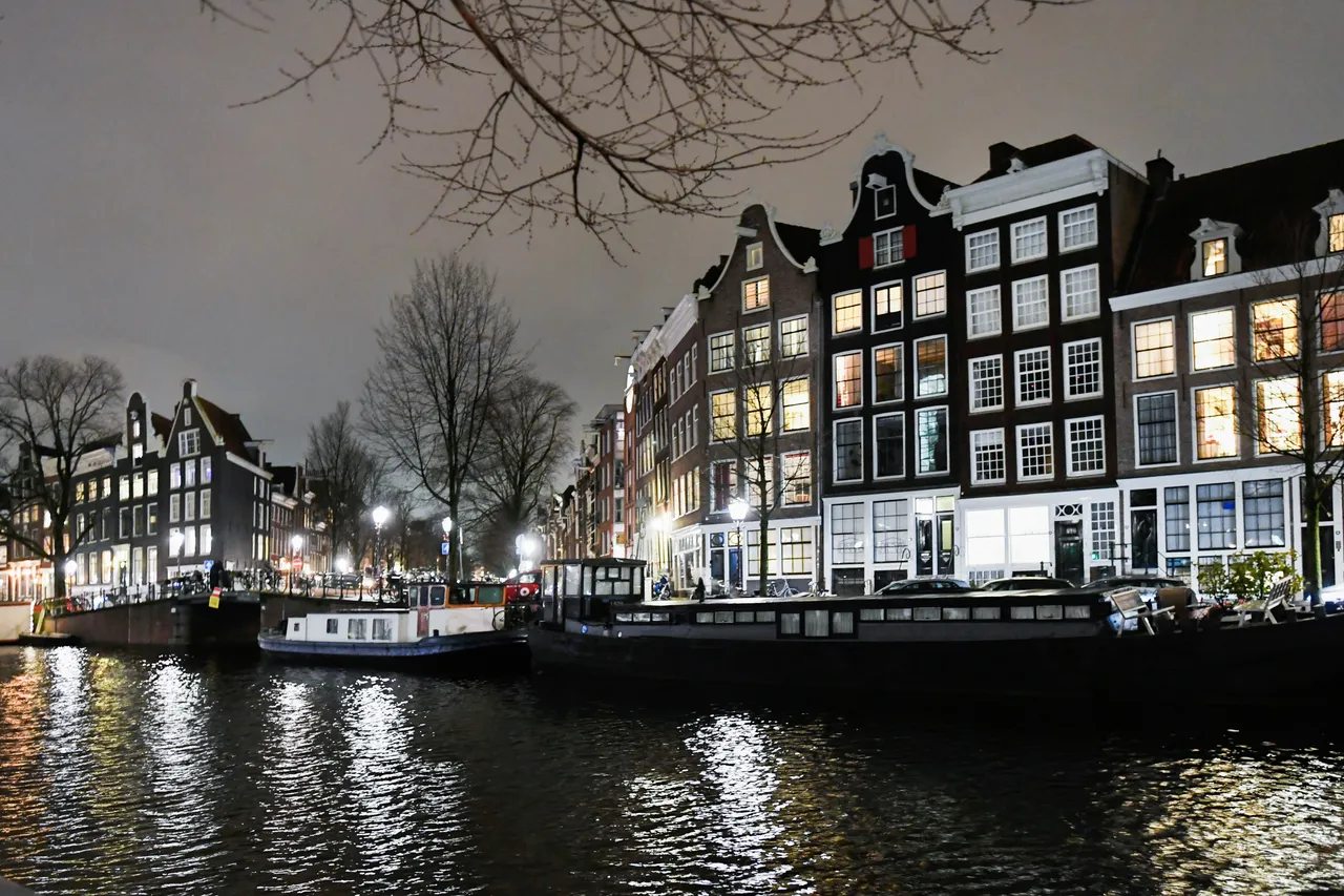 Amsterdam neemt controle over digitale systemen en informatie van inwoners