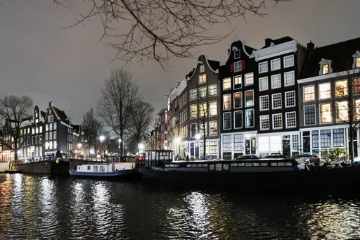 Amsterdam neemt controle over digitale systemen en informatie van inwoners