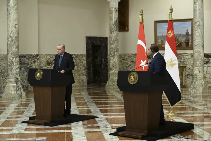 السيسي: مصر وتركيا تشددان على تنفيذ اتفاق غزة وعدم تعطيله والالتفاف عليه