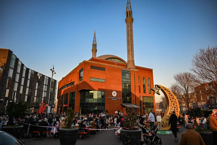 Ten Dutch municipalities fined for violating privacy of Muslim residents in secret probes