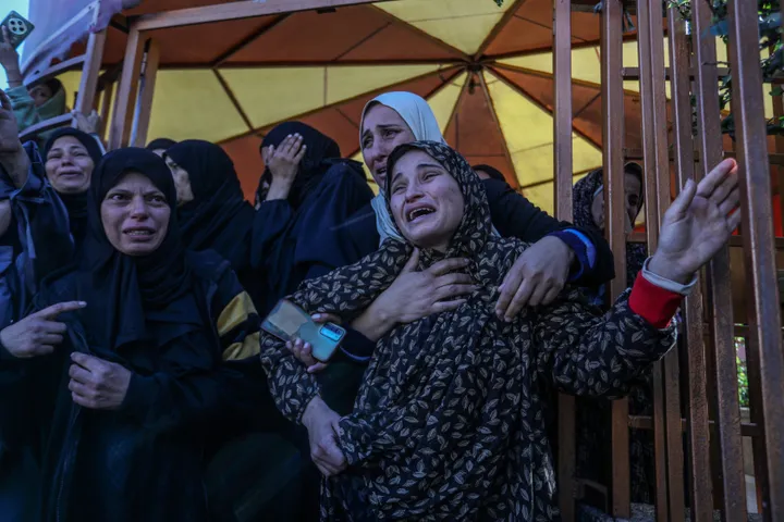 Israeli strikes kill Palestinian man, injure woman in Gaza despite ceasefire deal