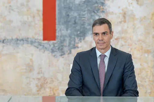 Spain unveils five measures to curb social media abuses, protect minors