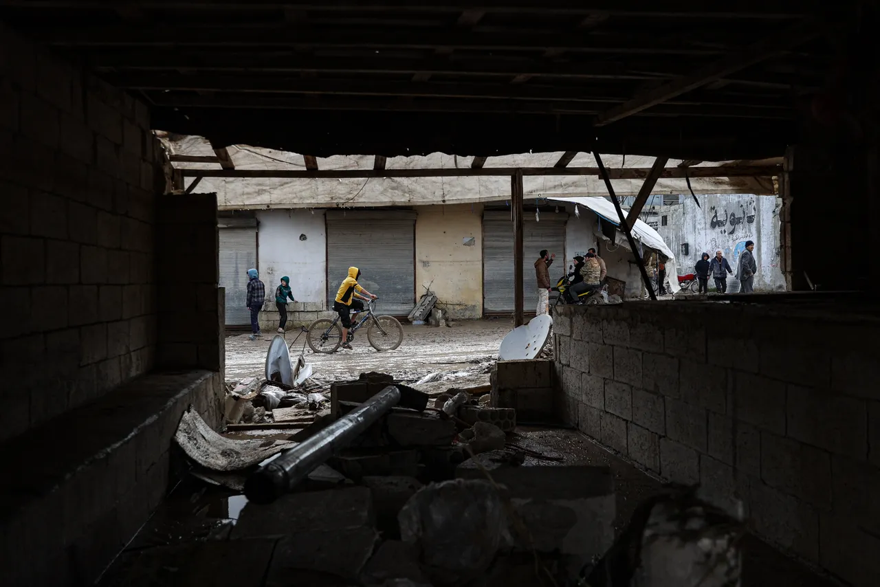 Deadly flash floods displace hundreds in northwest Syria