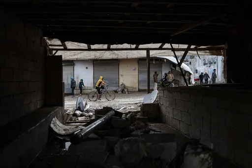 Deadly flash floods displace hundreds in northwest Syria