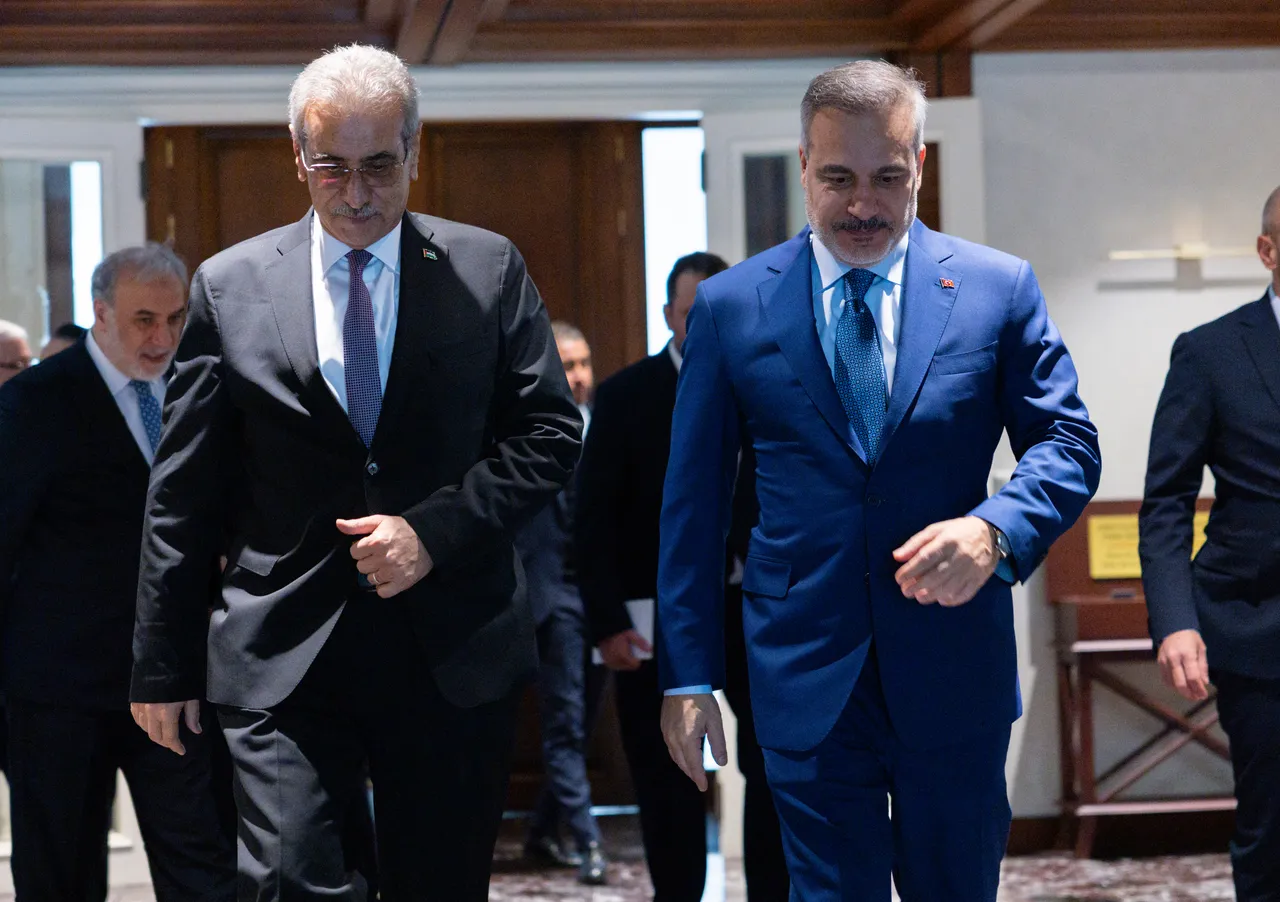 Turkish top diplomat meets head of National Committee for Administration of Gaza