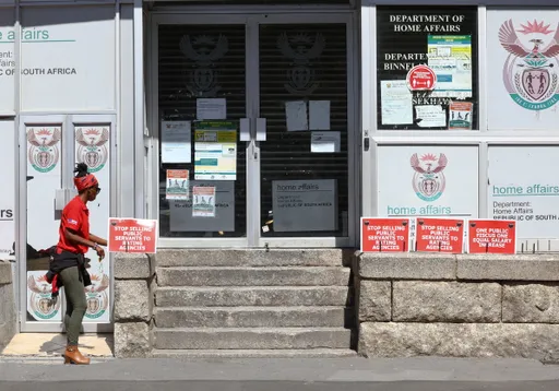 Pretoria va révoquer 2 000 visas obtenus frauduleusement auprès du ministère de l'Intérieur