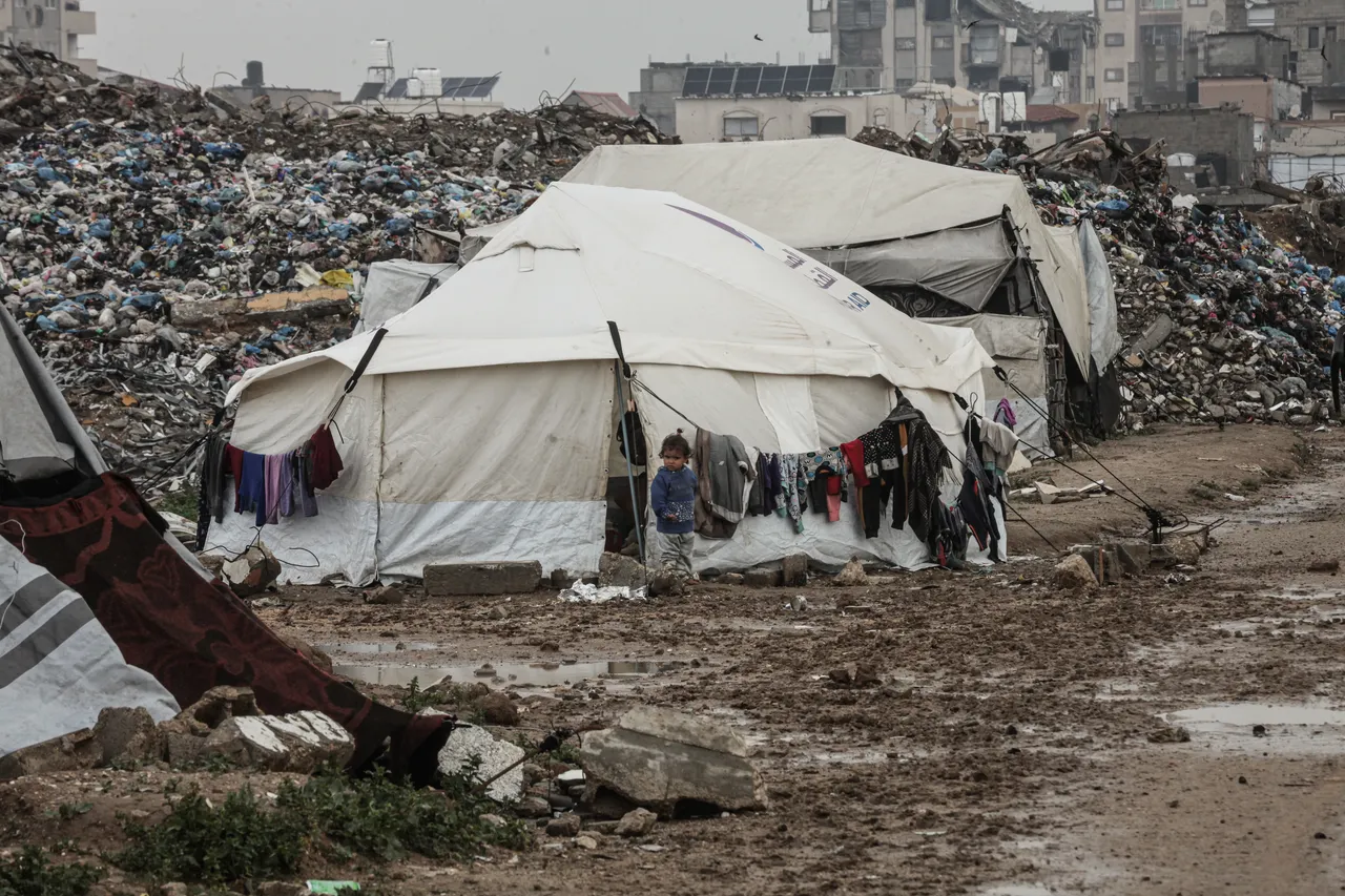 Nevrijeme pogodilo Gazu, poplavljeni šatori raseljenih Palestinaca