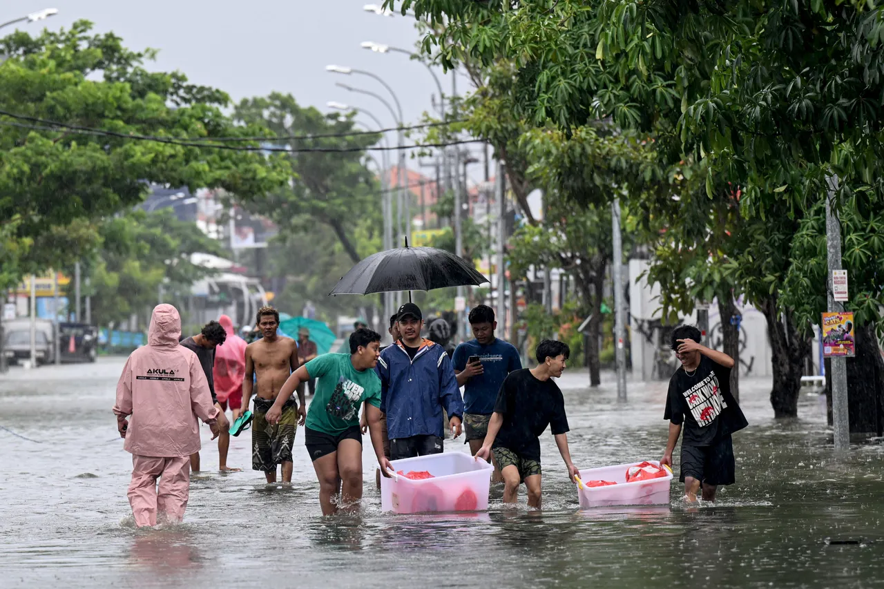 インドネシア・バリ島、豪雨で洪水と土砂崩れ相次ぎ、レッドアラート発令