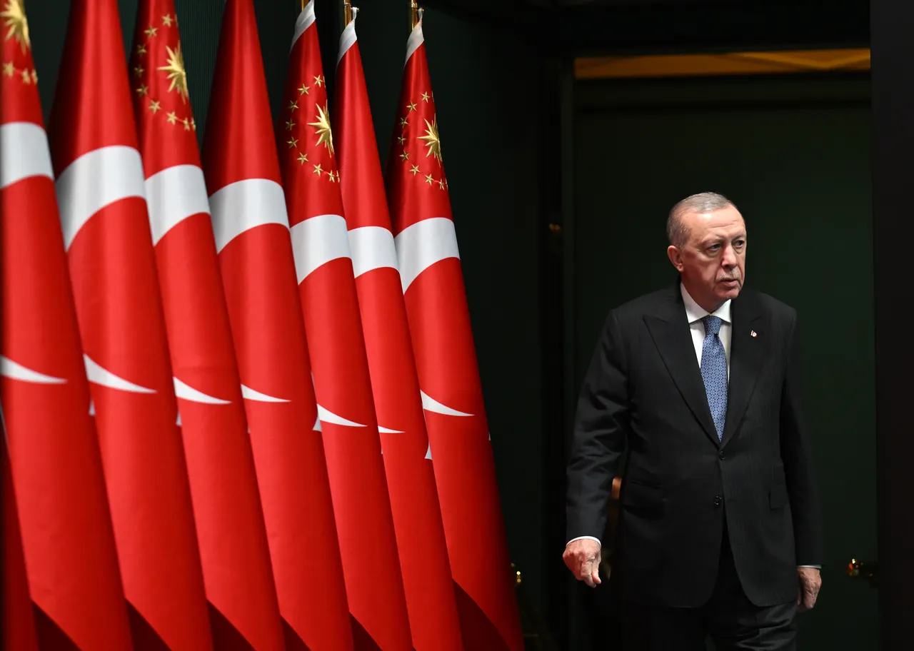 أردوغان يُعزي في مقتل خامنئي ويبحث مع رئيسة المفوضية الأوروبية الهجمات على إيران