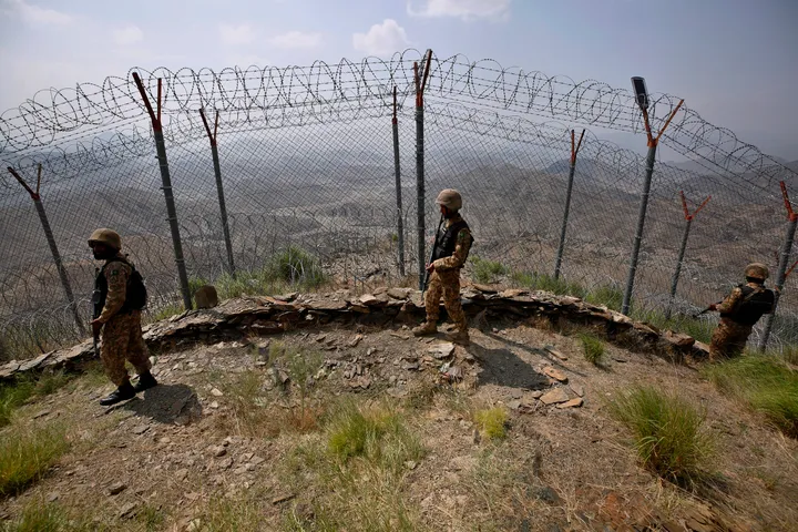 Pakistan-Afghanistan border tensions escalate