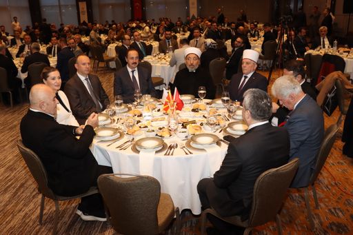 Kreu i Çështjeve Fetare të Türkiyes jep mesazh  uniteti  bashkimi dhe vëllazërie  në RMV