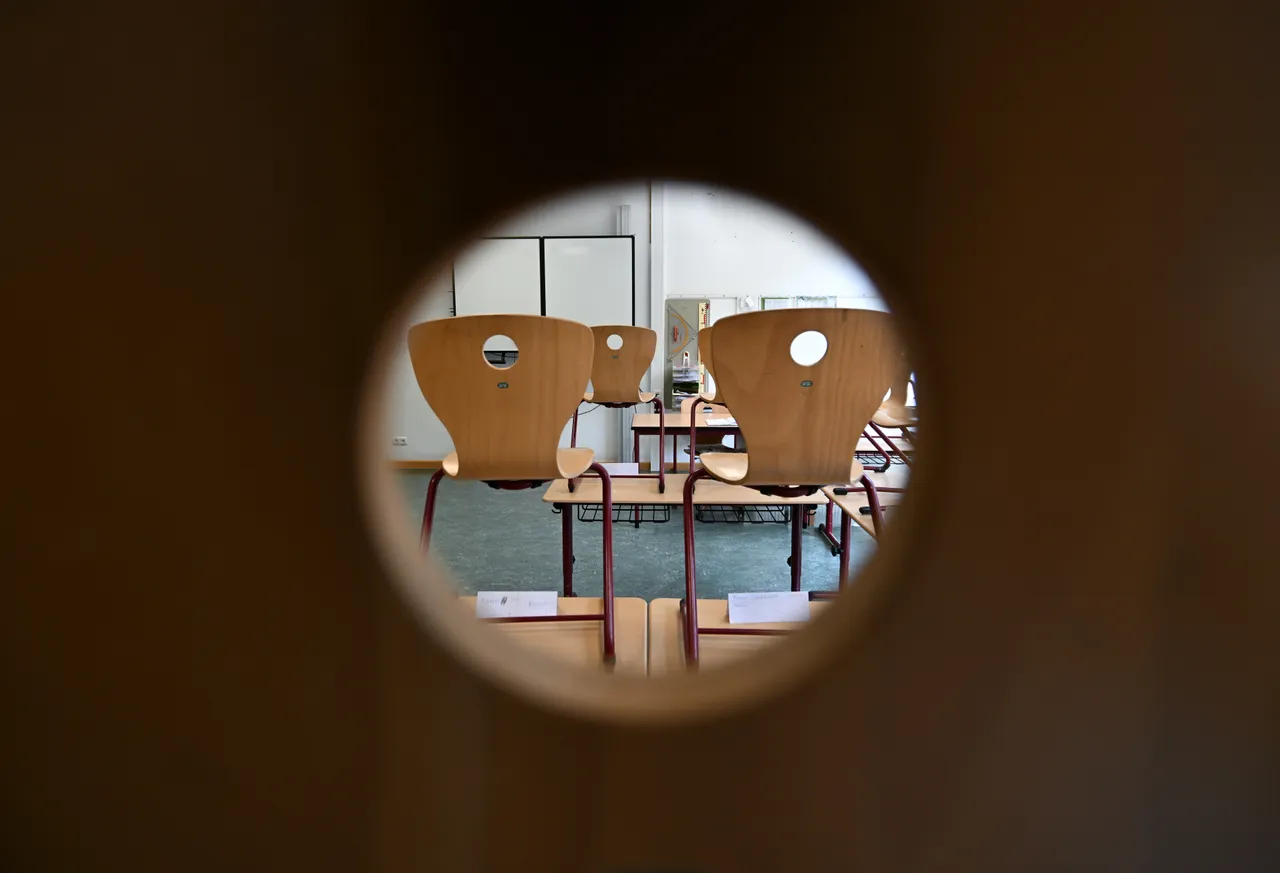 Bericht: Schulen verzeichnen deutlichen Anstieg bei Rechtsextremismus-Vorfällen