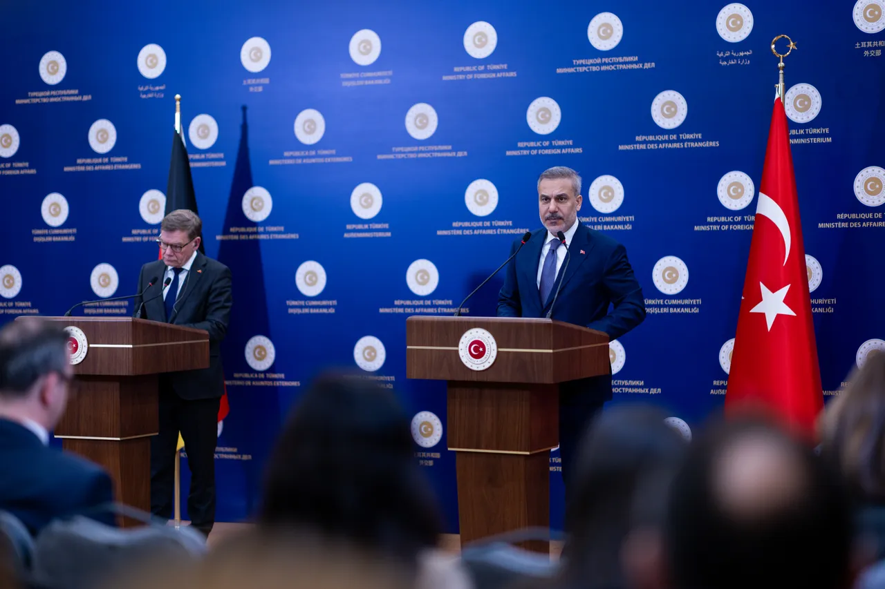 Ankara: Fidan bekräftigt Bemühungen für Ende des US-israelischen Angriffskrieges