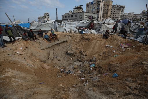 Israeli troops kill four Palestinians in northern Gaza near 'yellow line'