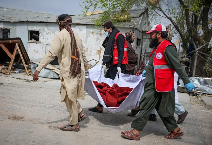 Afganistan, 400 të vrarë në sulmin pakistanez ndaj qendrës së rehabilitimit të varësisë nga droga