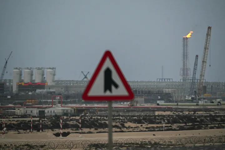 Guerre au Moyen-orient: les prix du gaz et du pétrole s'envolent