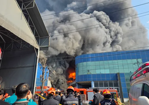 Multiple casualties as massive fire engulfs South Korean car plant
