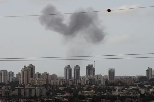 صواريخ إيرانية ولبنانية تضرب إسرائيل وحريق بمصنع كيماويات جنوباً