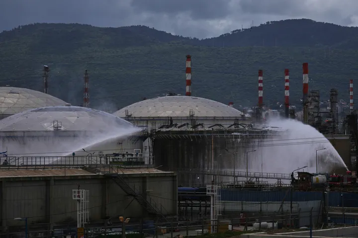Großbrand in Israels wichtigster Ölraffinerie