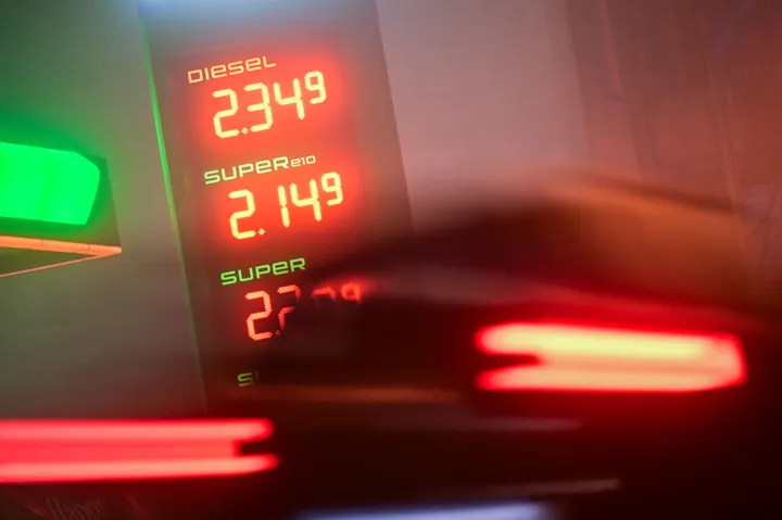 Neue Spritpreisregel: Tankstellen erhöhen Preise