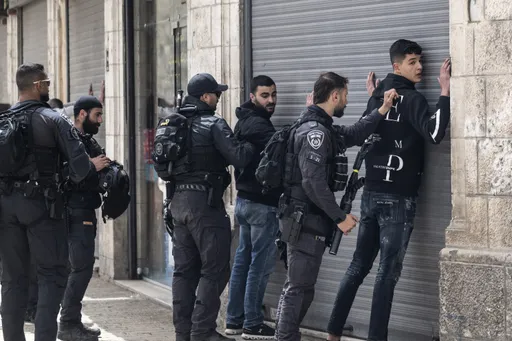 Izraeli vazhdon t'i ndalojë myslimanët ta falin namazin e xhumasë në Al-Aksa