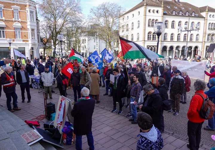 احتجاجات في مدينة أوسنابروك الألمانية ضد إنتاج شركة فولكسفاغن أسلحة لصالح إسرائيل