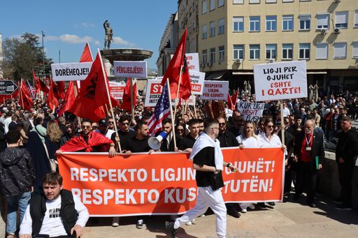 Studentët protestuan në Shkup  kërkojnë provimin e jurisprudencës edhe në gjuhën shqipe